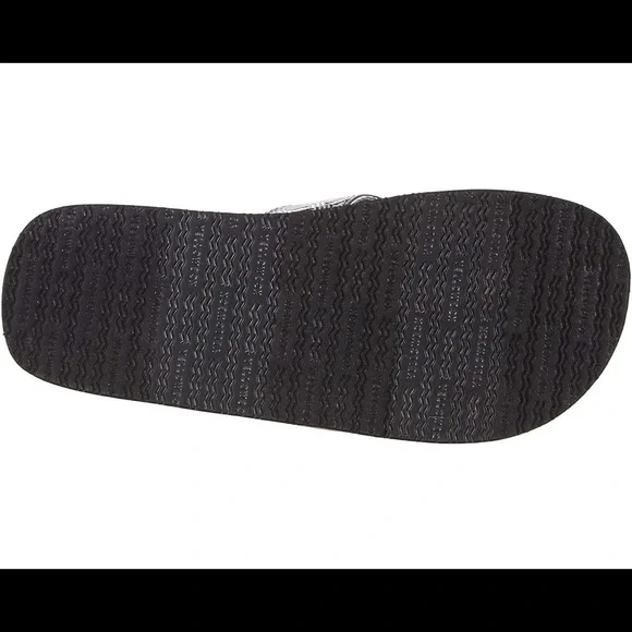 Yellow box flip flops Fahima color pewter medium width New in box - Picture 4 of 6